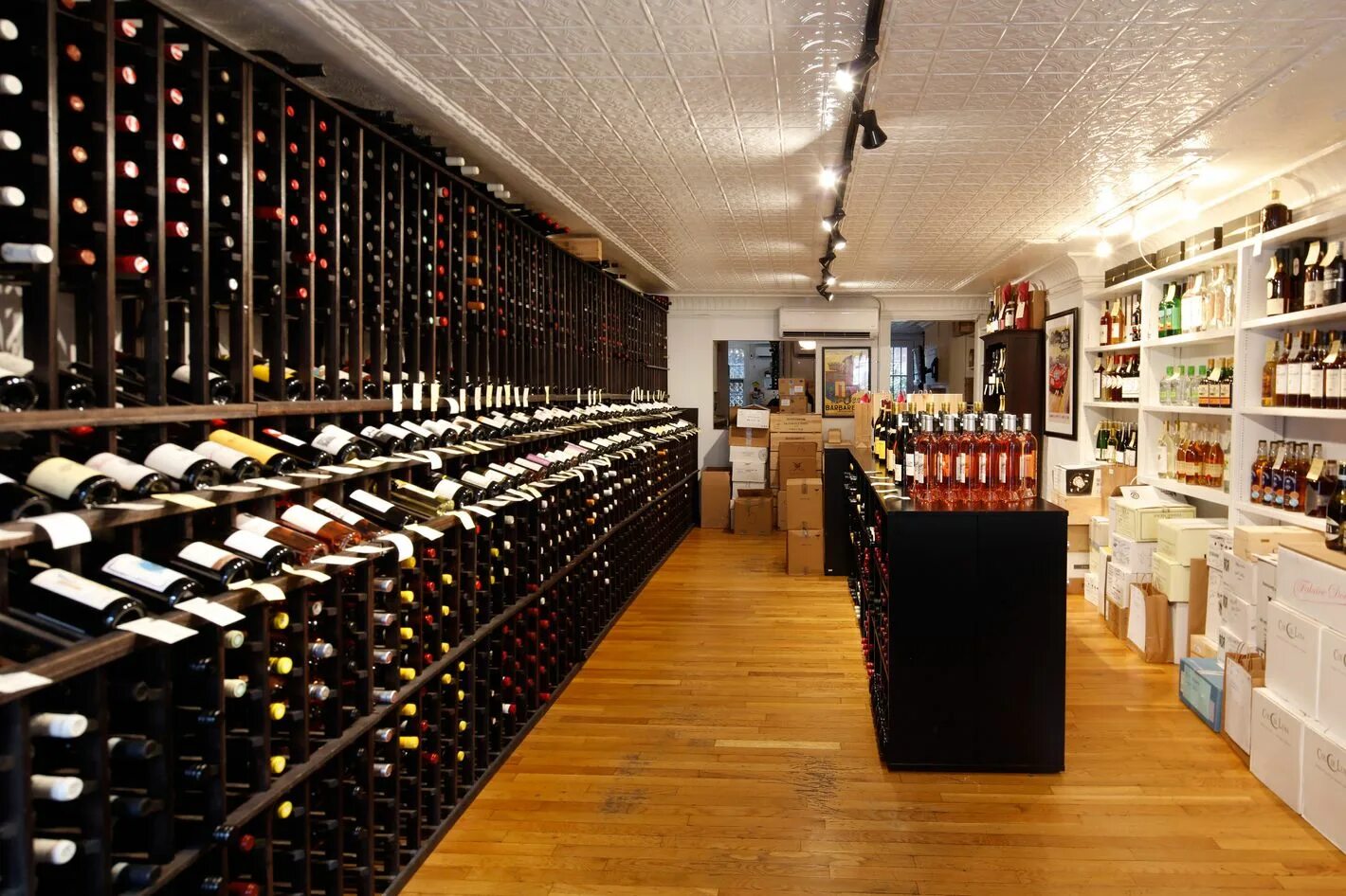 Винная дегустация. The best wine. Итальянские вина. Магазин гудвайн ассортимент. The best wine.