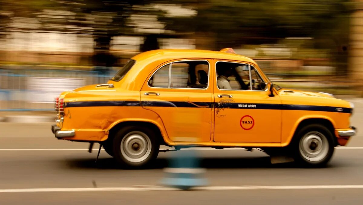 Kolkata Taxi. Обои на рабочий стол такси. Индийское такси. Такси в Индии. Негритянка такси