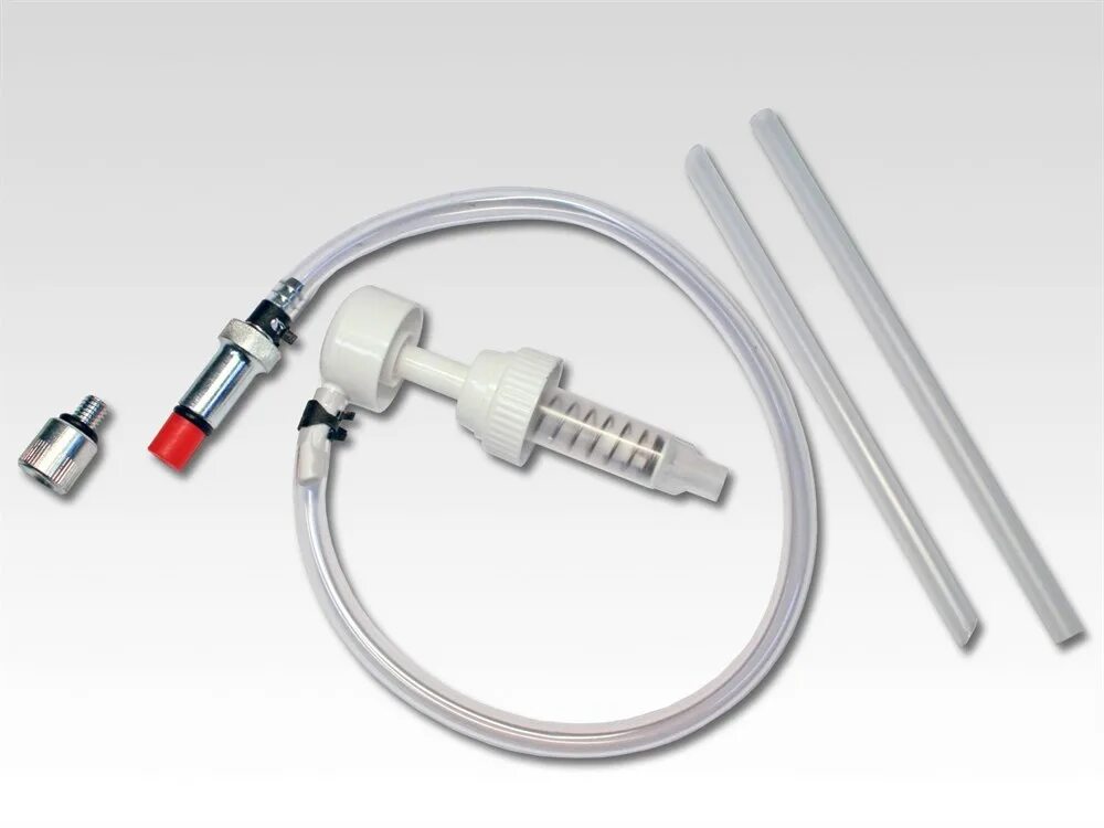 Закачка масла в редуктор. Шприц для заливки масла в редуктор лодочного мотора. Помпа для закачки масла в лодочный редуктор. Насос для закачки масла в редуктор лодочного мотора mercury. Насос для закачки трансмиссионного масла в редуктор лодочного мотора.