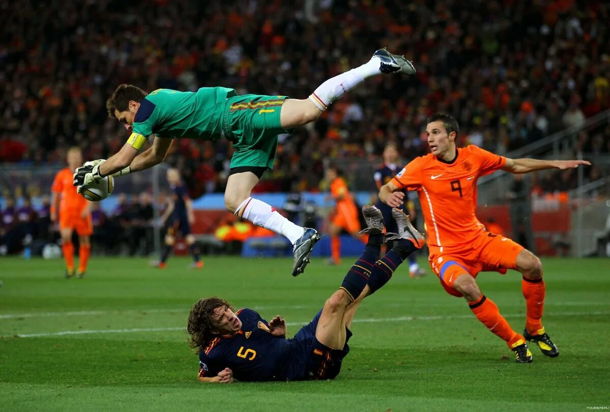 Iker Casillas 2010 World Cup Final. Футбол картинки. Футбол яркие моменты. Футбольные матчи моменты