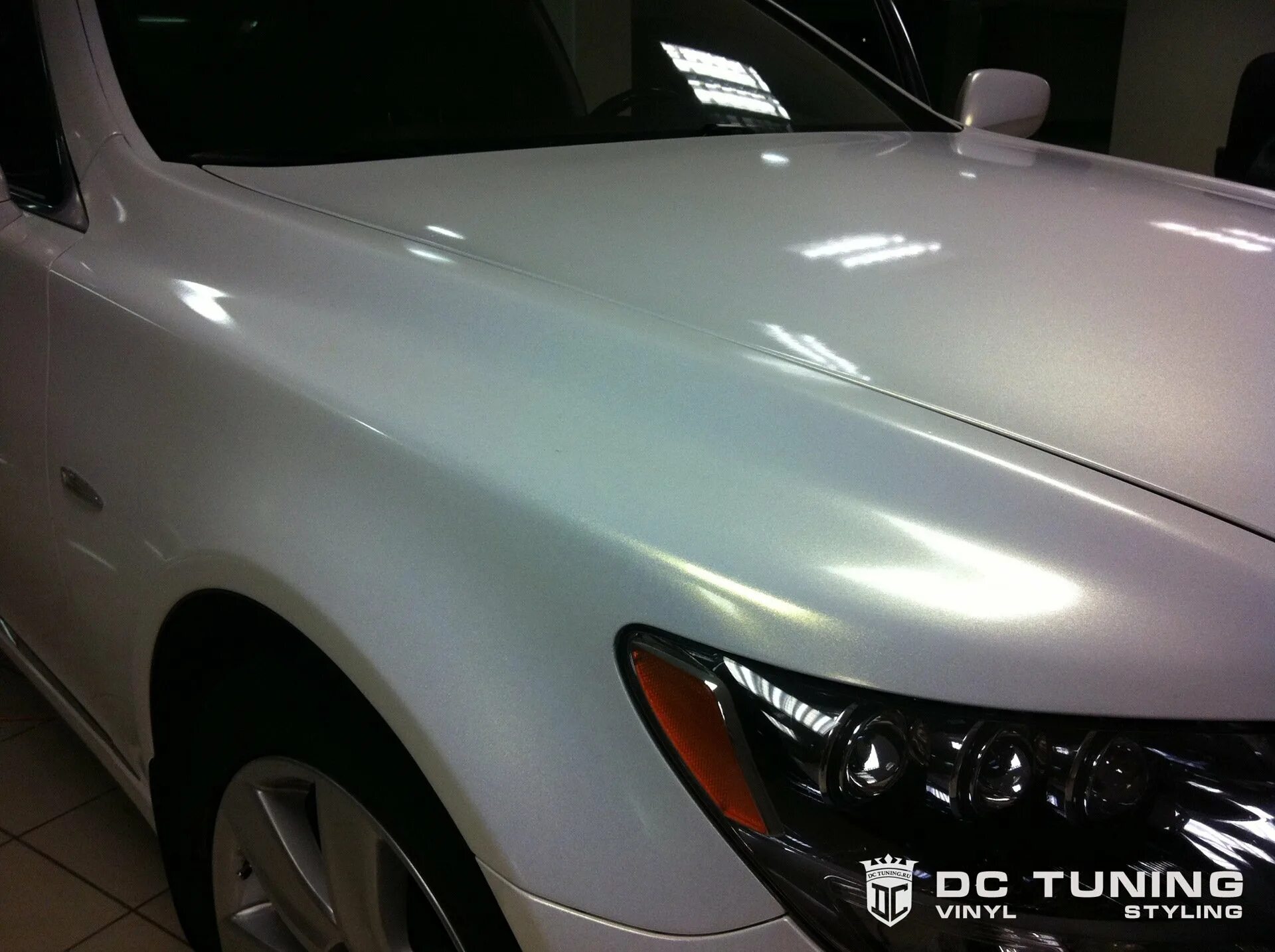 Белая краска для авто. Авто лак белый. Авто цвет 8200 белый перламутр. Ксералик краска белый перламутр. Авто лак белый.