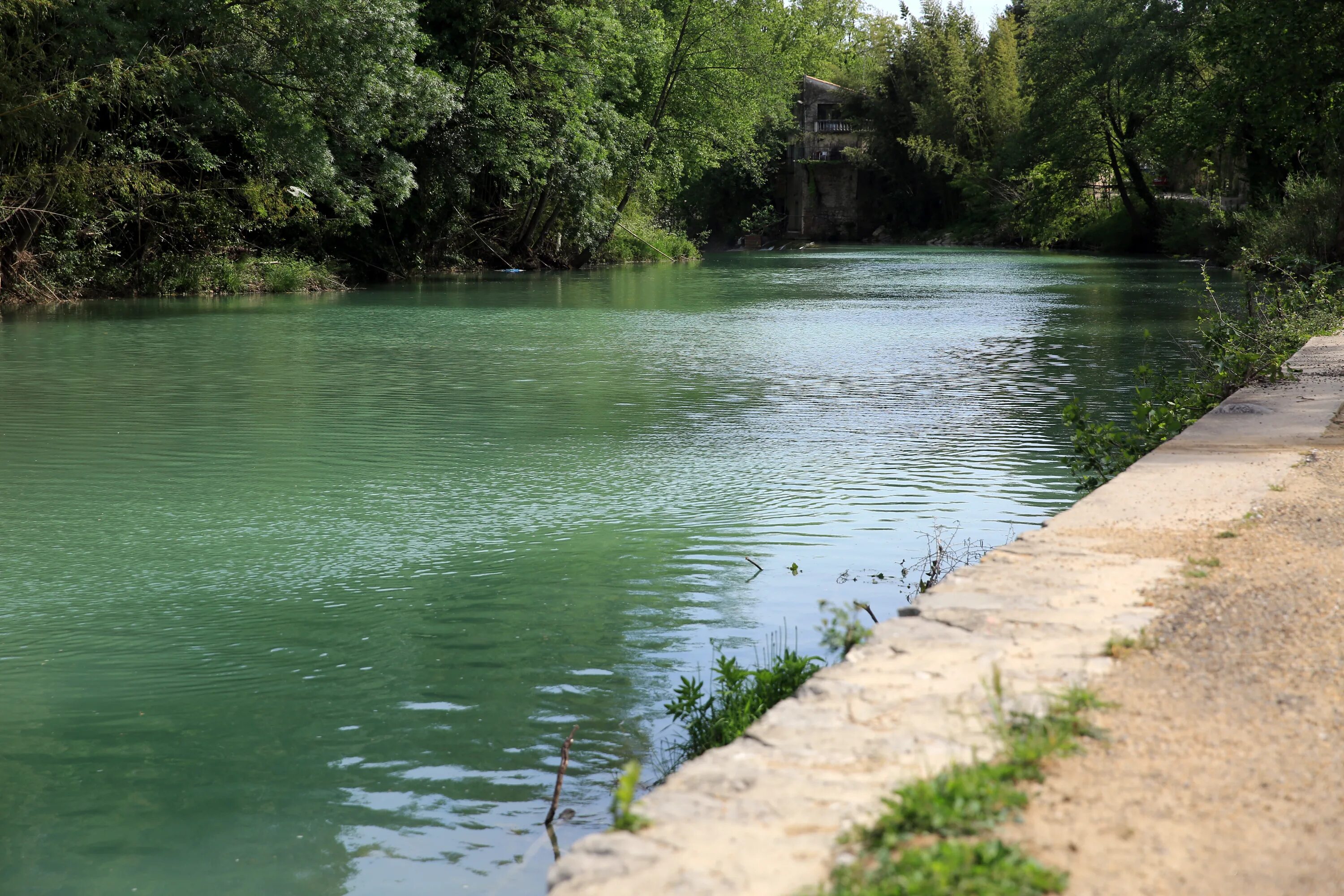 Водохранилища европы. Водоемы и водотоки. Водоемы Франции. Пруды Франции. Реки и озера Франции.