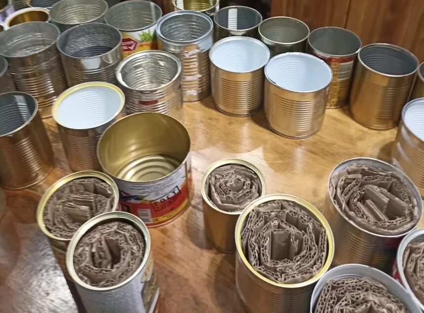 консервные банки для окопных свечей. свеча в консервной банке.