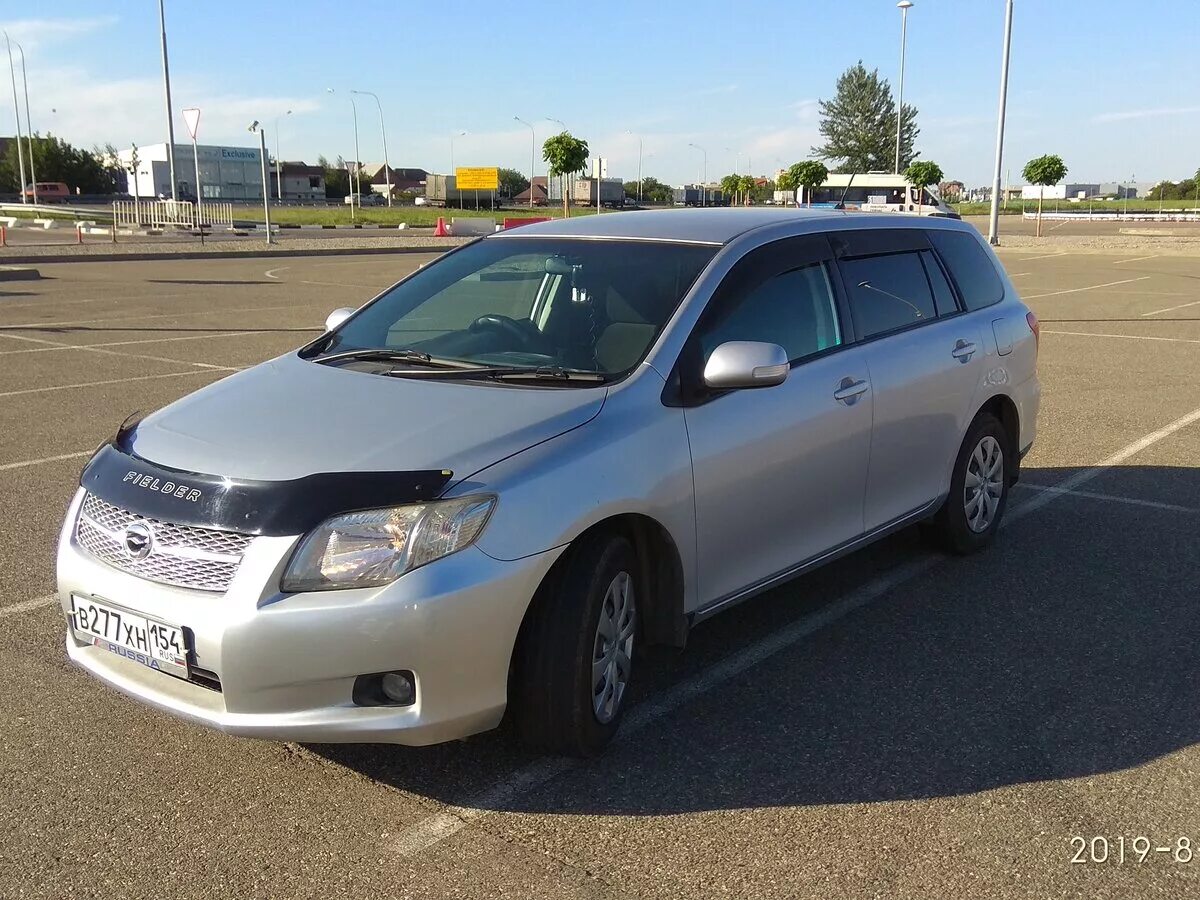 Corolla fielder 2006