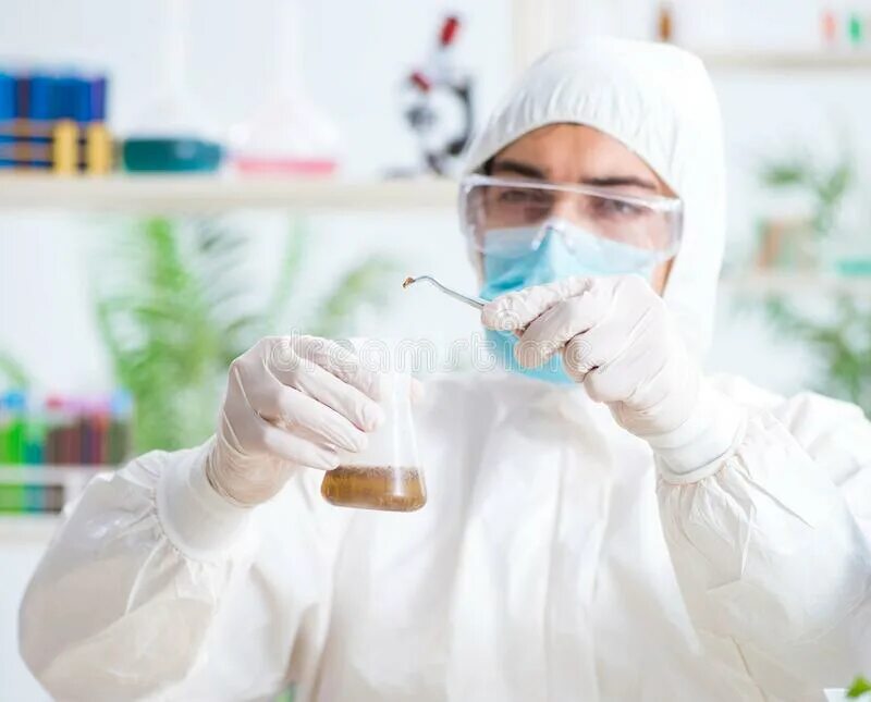 Болезни биохимика в лаборатории. Биохимик арт. Биотехнологии в косметологии. Биохимик картинки. Химик и биохимик.