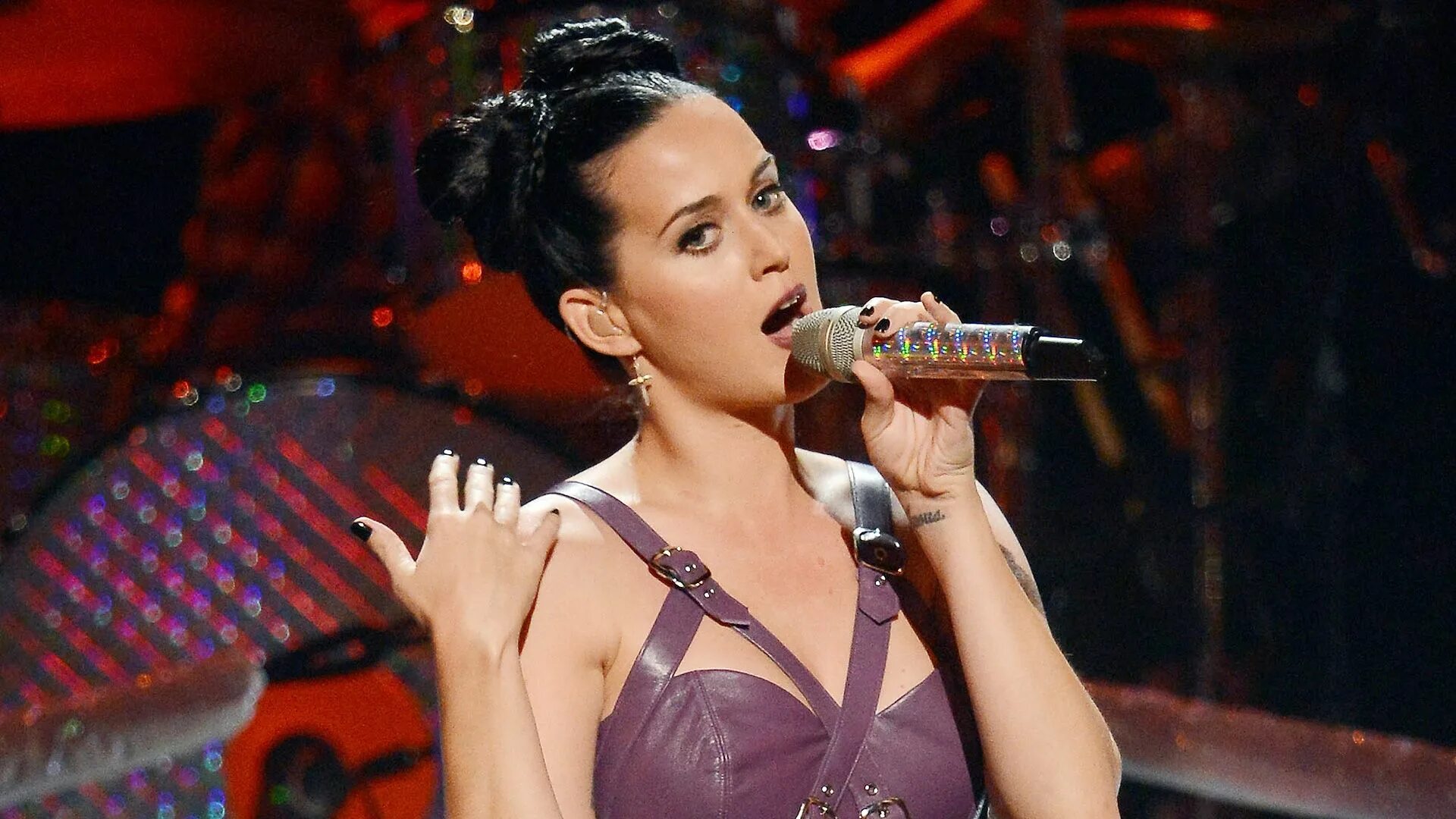 Katy perry. Кэти перри 2011 california dreams tour. Кэти перри концерт 2012. Песня про кэти перри. Кэти перри dark horse.