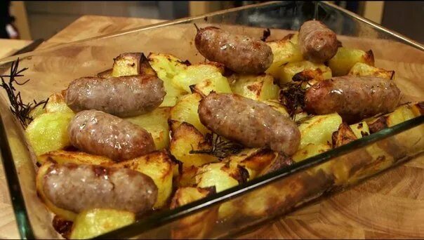 Сардельки Запеченные с Молодым Картофелем с доставкой - Крым Ланч