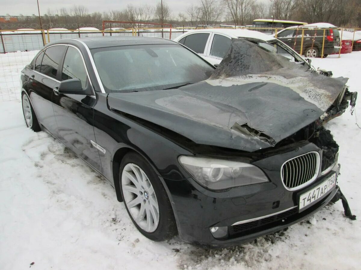 Битая BMW f10. Фото битый БМВ 750li XDRIVE. Продажа БМВ 330 2002 Г черный в городе Ровно Украина. Купит БМВ 520 2017 года купит битую. Купить битый бмв