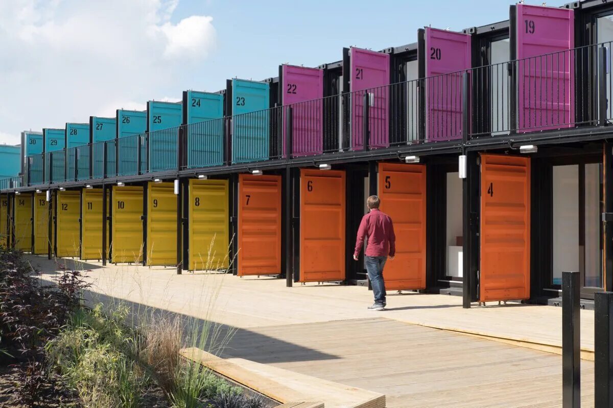 Container relative
