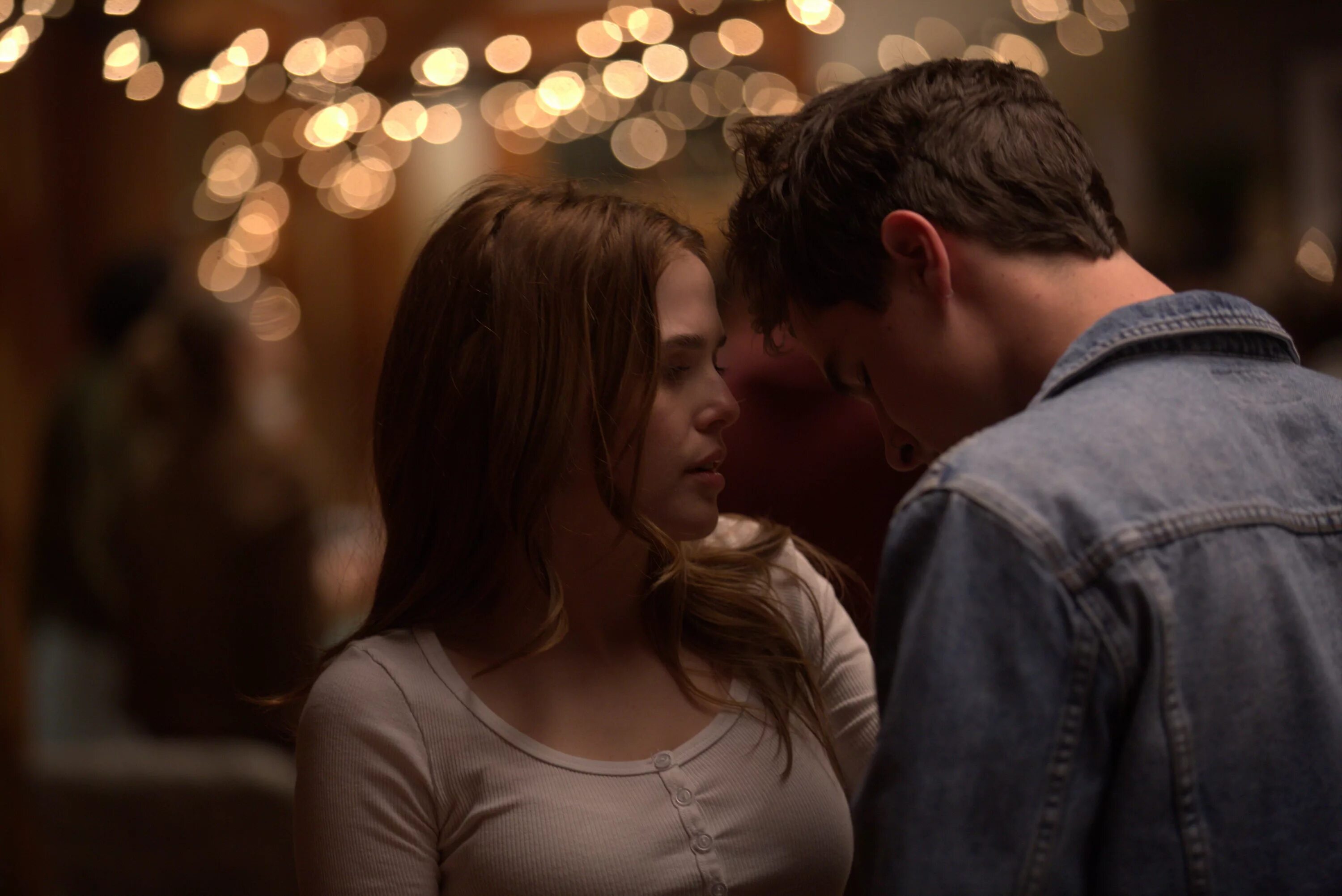Before i get out. Before i fall фильм 2017. матрица времени фильм 2017 зои дойч. зои дойч кадры. зои дойч новый человек паук.