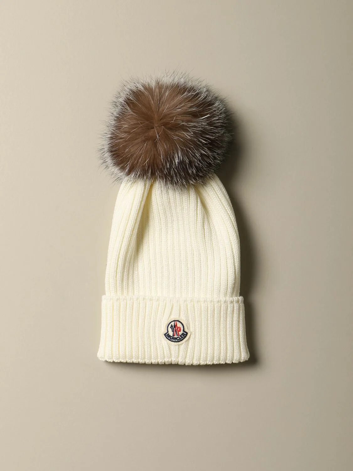 Хасбулла монклер шапка. Белая шапка монклер. Шапка цб монклер. Шапка ушанка монклер. Шапка moncler.