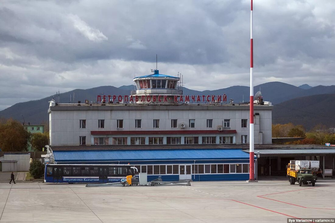 Аэропорт петропавловск-камчатский. Аэропорт города елизово. Аэродром петропавловск-камчатский елизово. Аэродром петропавловск-камчатский елизово. Аэропорт елизово петропавловск-камчатский.