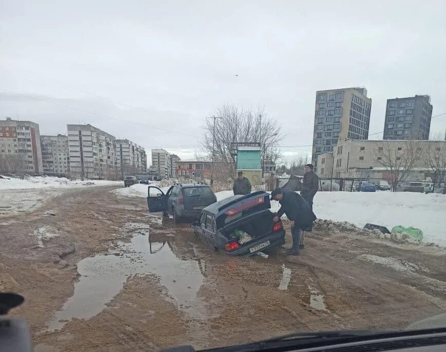 Ярославль дороги сегодня. Ярославские дороги. Дороги Ярославля. Ярославль ужасные дороги. Ярославль окраины города.