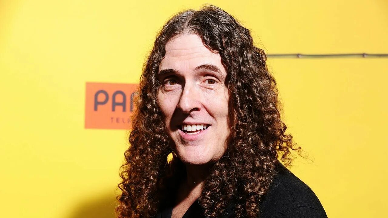 Странные истории янковича. Странный Эл Янкович. Weird al Yankovic 2021.