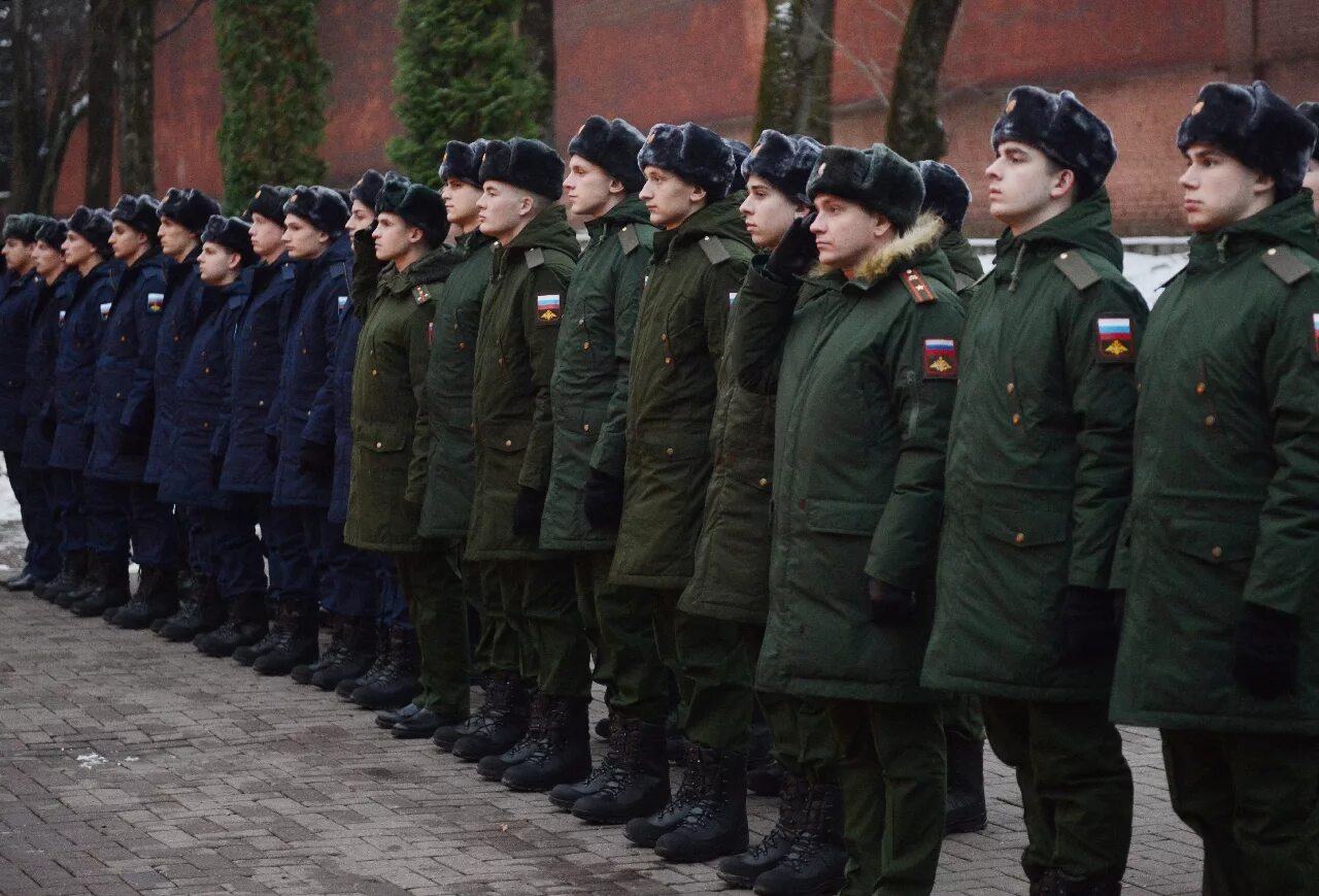 Армия. Военная служба. Осенняя форма в армии. Призывники.