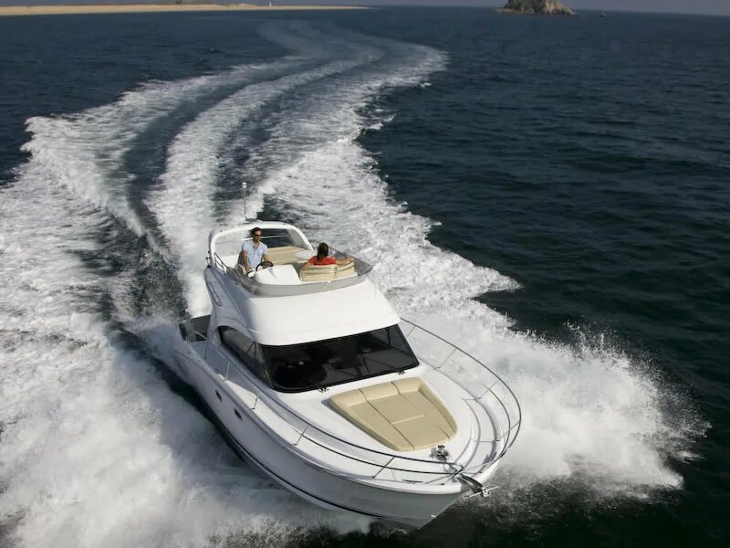 Антарес 8 катер. 80. Бенету антарес 8. Катер beneteau antares 8. Антарес 11 катер.