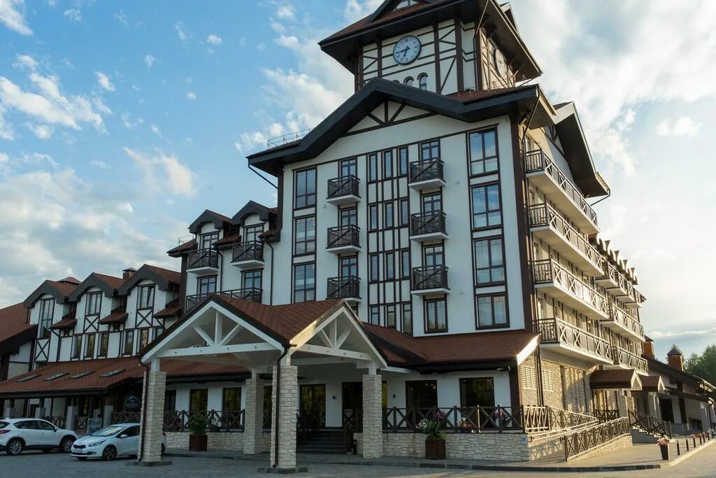 Альпен клаб ресторан. Отель альпен. Гостиница альпен тольятти. Отель альпен. Альпа парк тольятти.