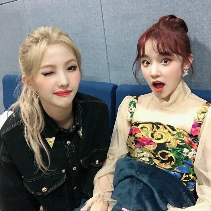 Соён и юци. Юци на elle. Соен и юци. Соен и юци. G idle соён и юци.