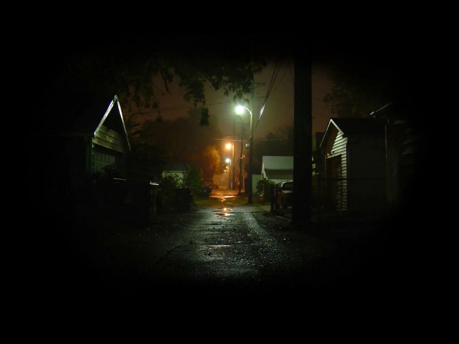 Жуткие улицы. Темный переулок. Страшная ночная улица. Темная улица без освещения. Улица ночью страшно.