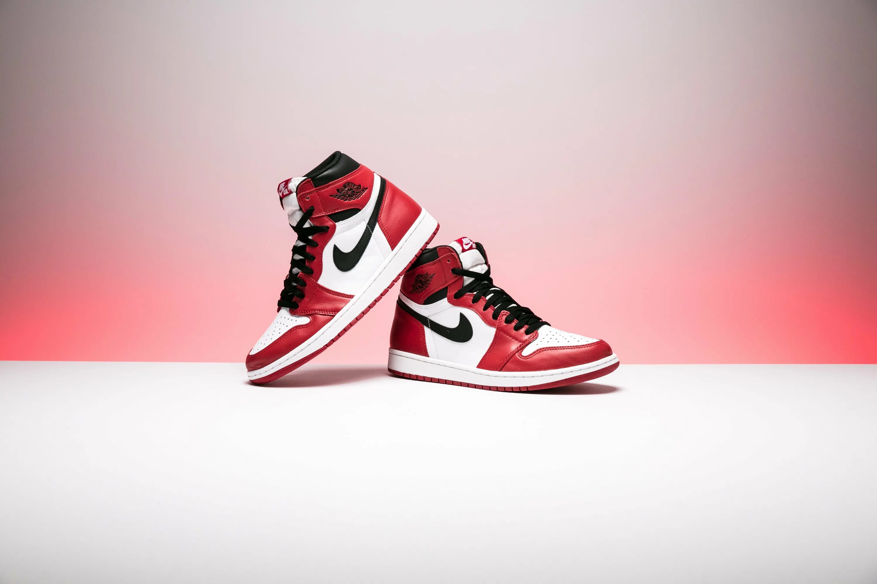 Nike Jordan 1. Nike Air Jordan 1 High.