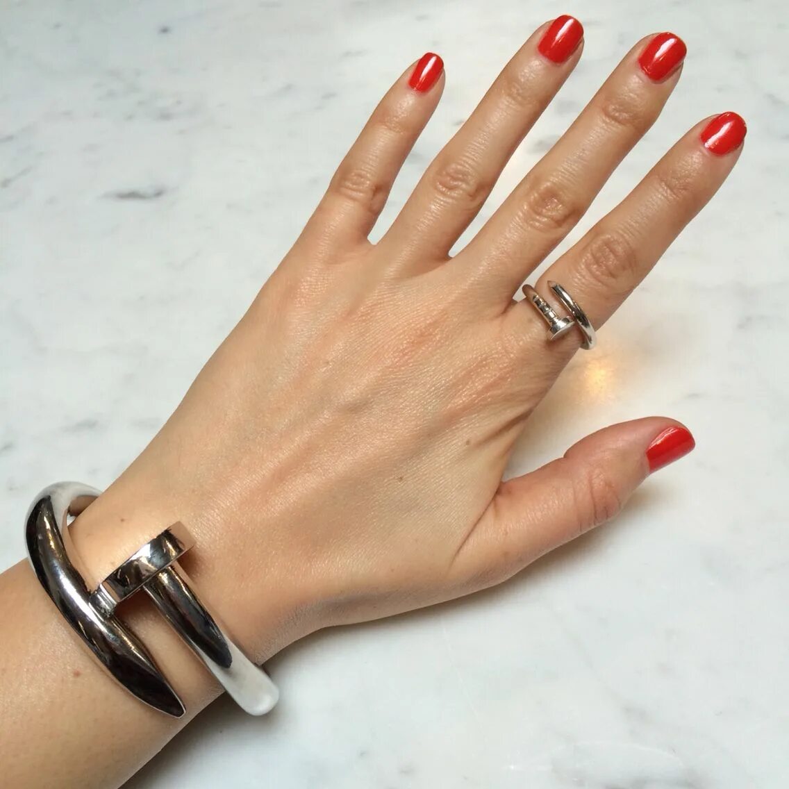 Кольцо juste un clou. Кольцо cartier clou. cartier just in clou кольцо. cartier juste un clou ring.