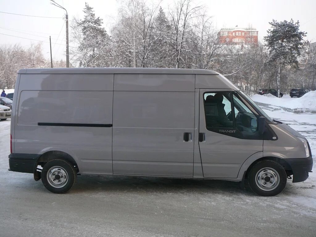 Ford Transit 22278g. Форд Транзит Грузопассажирский 2022. Форд Транзит короткая база. Форд Транзит грузовой фургон с дополнительными брызговиками.