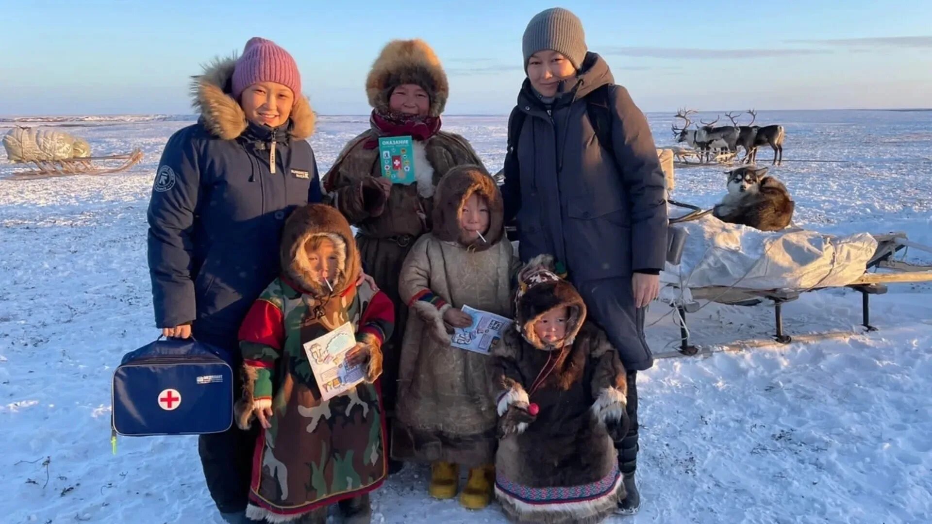 День сибири 1. Стойбище оленеводов Ямал. День оленевода Панаевск. Фото день Сибири. День оленевода фото.