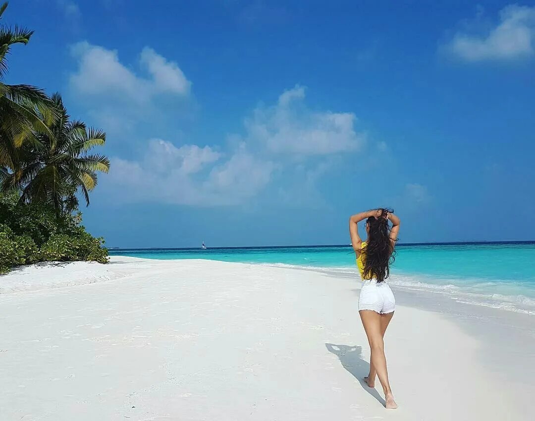 море солнце пляж. здесь вас ждут морские пляжи. море ждет нас. ионическое побережье. хочу на море.