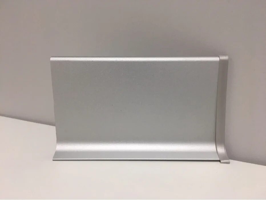 Плинтус алюминиевый l образный. Плинтус алюминиевый l-образный серый агат (2500*11*100 мм). L-образный алюминиевый плинтус 100 мм,. Плинтус алюминиевый diele 80 анодированный 2500х80х11 мм. Плинтус алюминиевый l-образный серый агат (2500*11*100 мм).