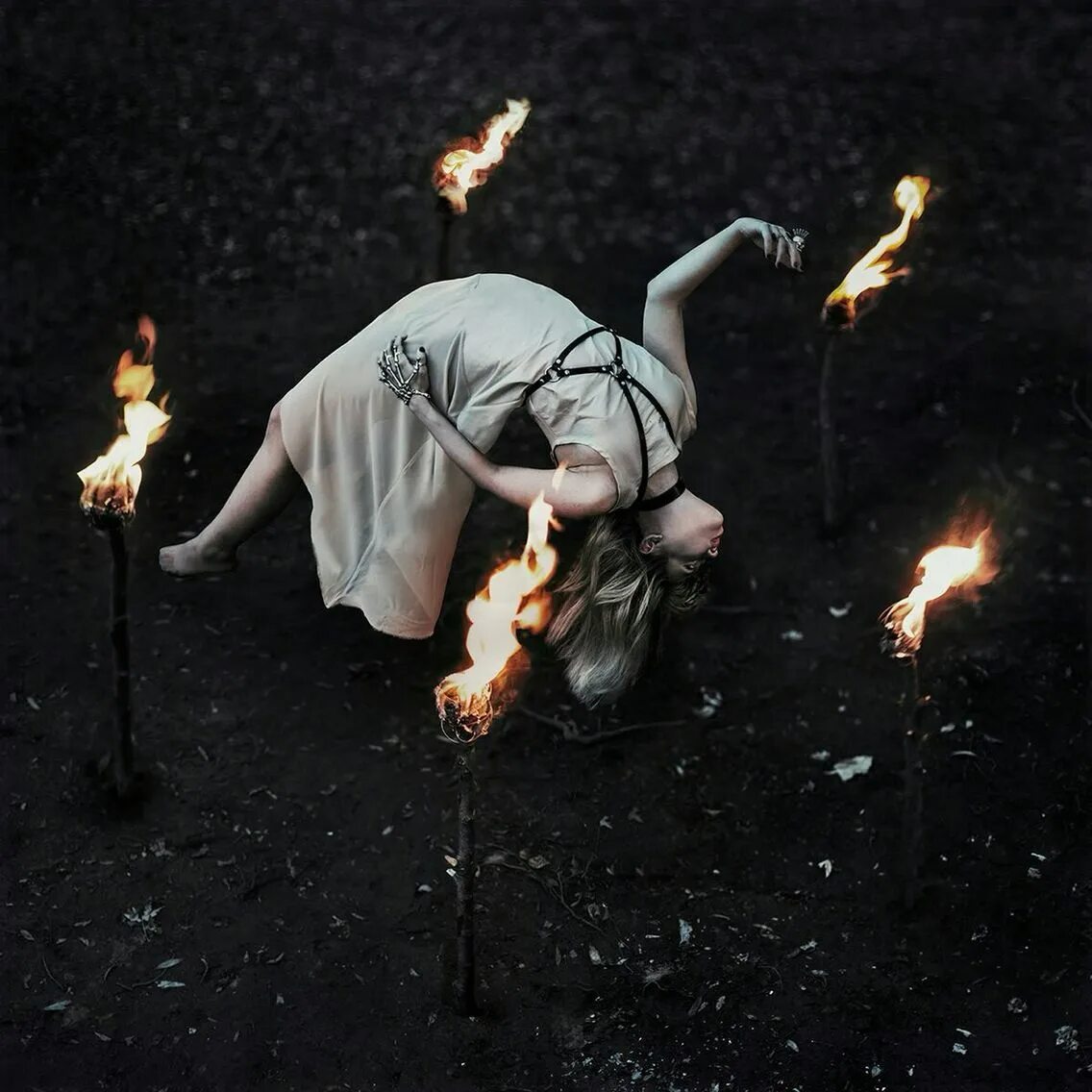 Эстетика witchcraft. Эстетика ведьм. Ведьма эстетик. Шабаш ведьм эстетика. Ведьма эстетик.