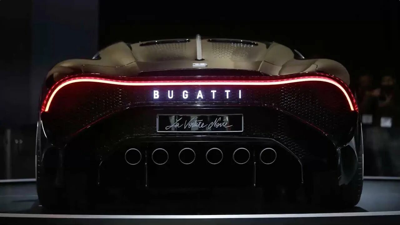 Bugatti la noire цена. Бугатти Атлантик 2022. Бугатти ла воитур Ноир. Бугатти Атлантик 2020. Бугатти лануар 2022 задняя часть.