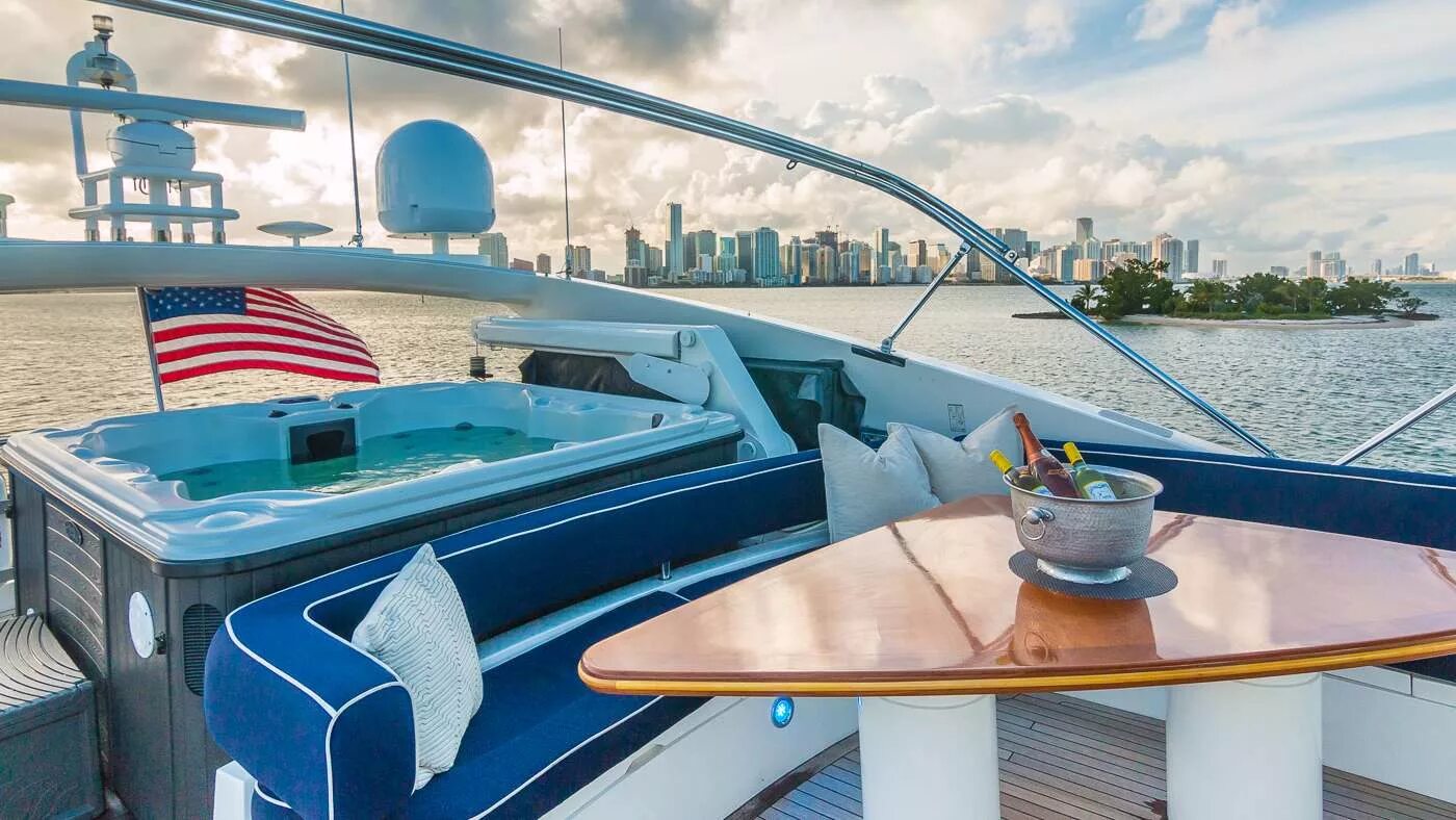 Axioma яхта. 2. Роскошные яхты. Яхта azimut grande 120sl. Leisure yacht.