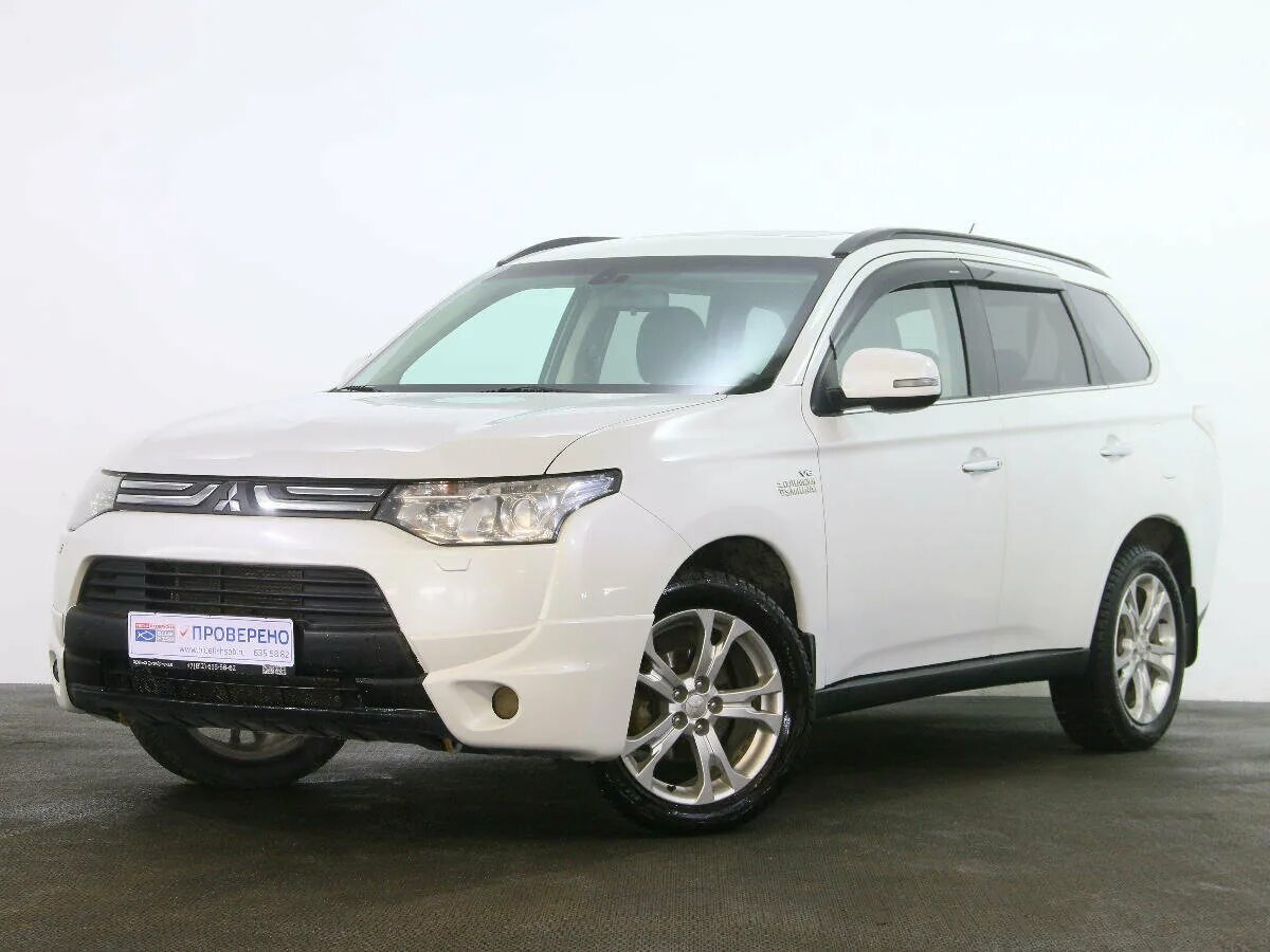 Мицубиси Аутлендер 2014 белый. Mitsubishi Outlander 3 2014. Митсубиси Аутлендер III. Митсубиши Аутлендер 3 белый. Купить митсубиси аутлендер 2014