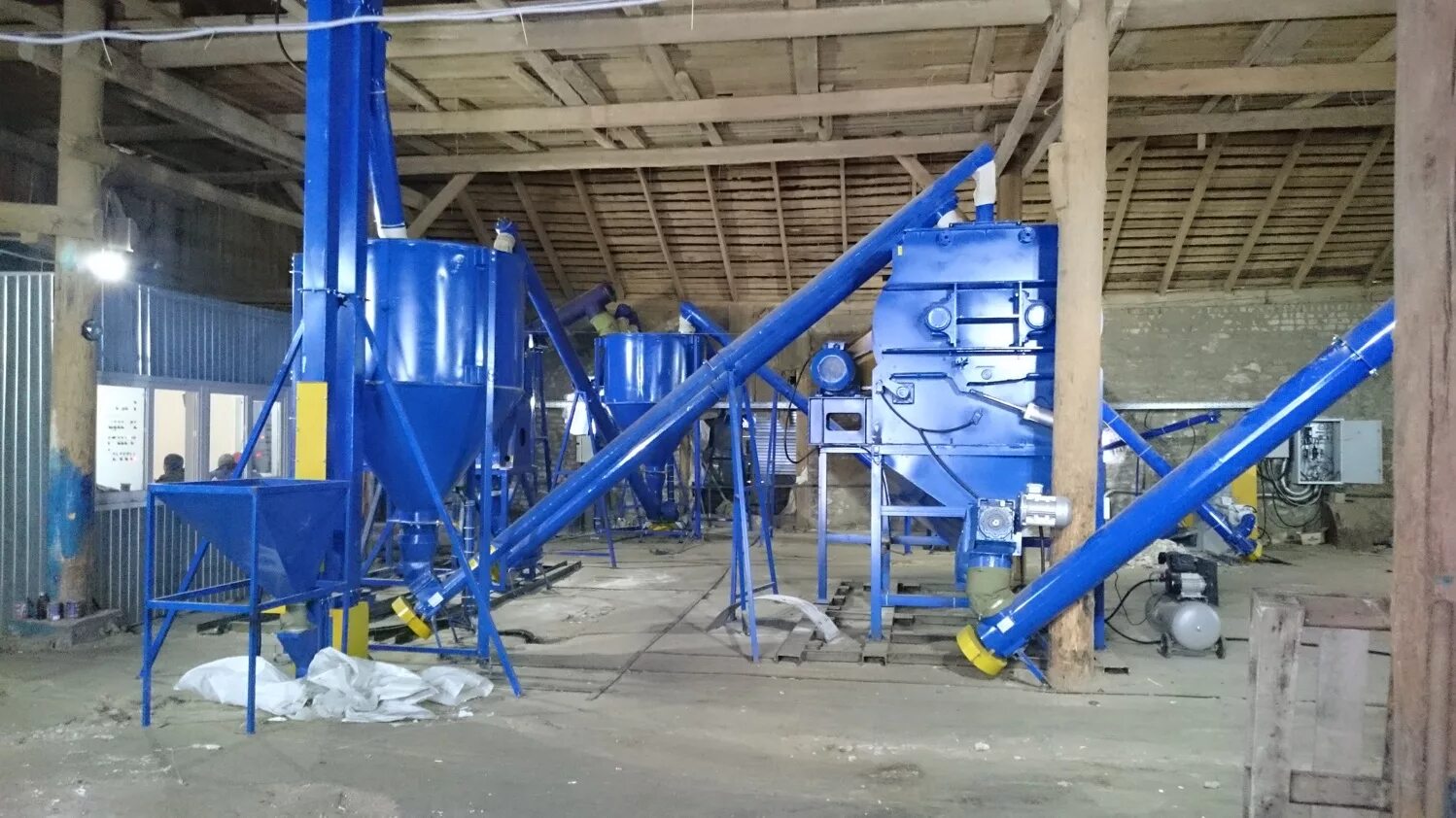 Комплекс для производства бетонных изделий максимал. Вибропресс хесс. Вибропресс 33 бо максимал. Бетонный завод усть лабинск вит. Златоустовский завод бетоносмесительного оборудования.