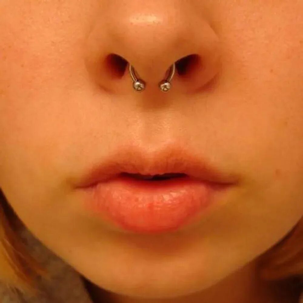 I perform various types of piercings.Ear, cartilage, navel, microdermal language
