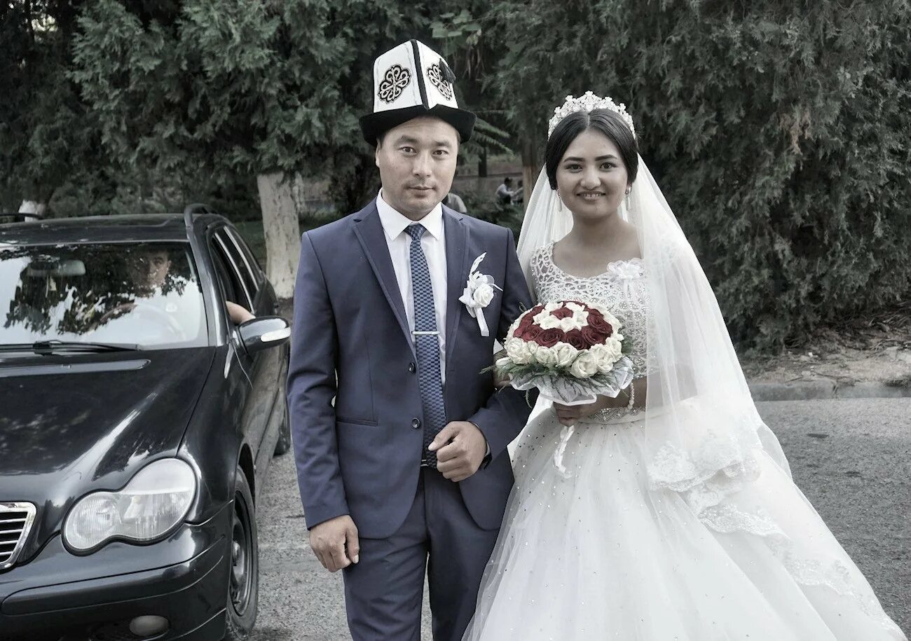 Отношения киргизов. Свадьба в Киргизии. Свадьба кыргызов. Невеста Кыргызстан. Киргизская свадьба невеста.