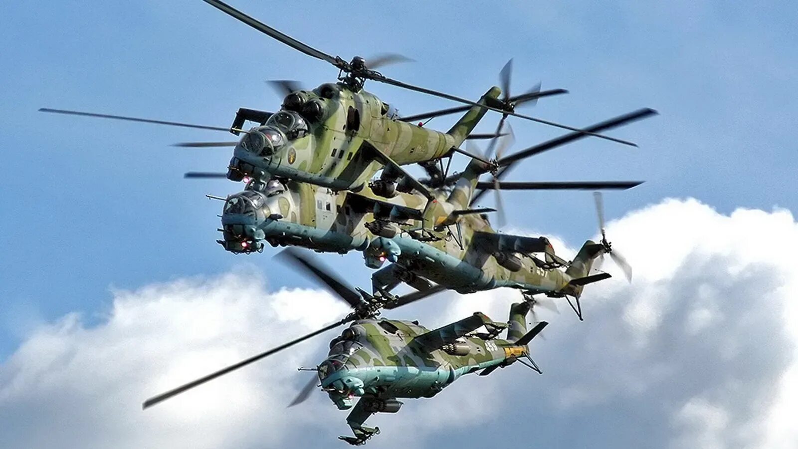Ми-24 армейский ударный вертолёт. Вертолет "ми-24а". Ми-24 крокодил. Вертолёт крокодил ми-24 боевой. Армейская 24