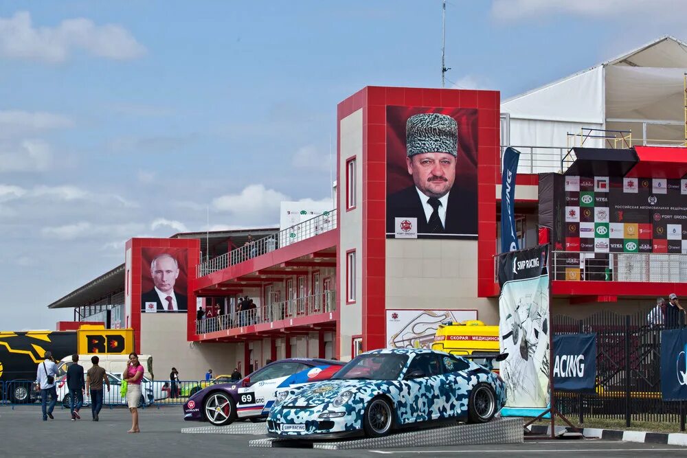 Fort Grozny Autodrom. Картодром крепость Грозная. Гоночная трасса в Грозном. Крепость грозная автодром