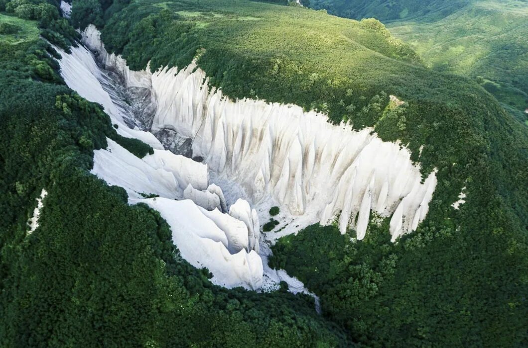 Плитвицкие озёра хорватия. Памятник в виде луны. Пемзовые скалы кутхины баты камчатка. Zign premium villa (the) 5*. Иннополис казань парк.