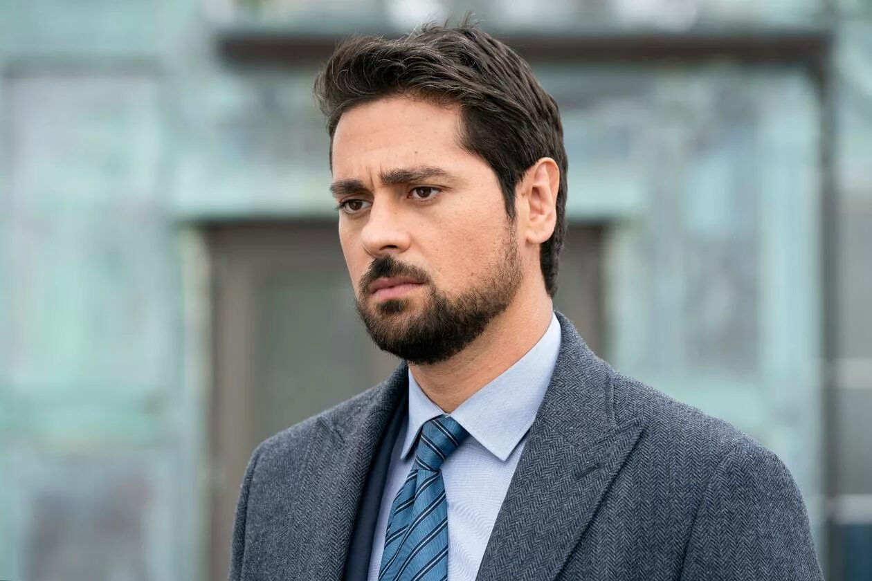 Джаред васкес манифест. Джей ар рамирес. Рыцарь семи королевств джордж рэймонд ричард мартин книга. Братство черного кинжала арт. Р.