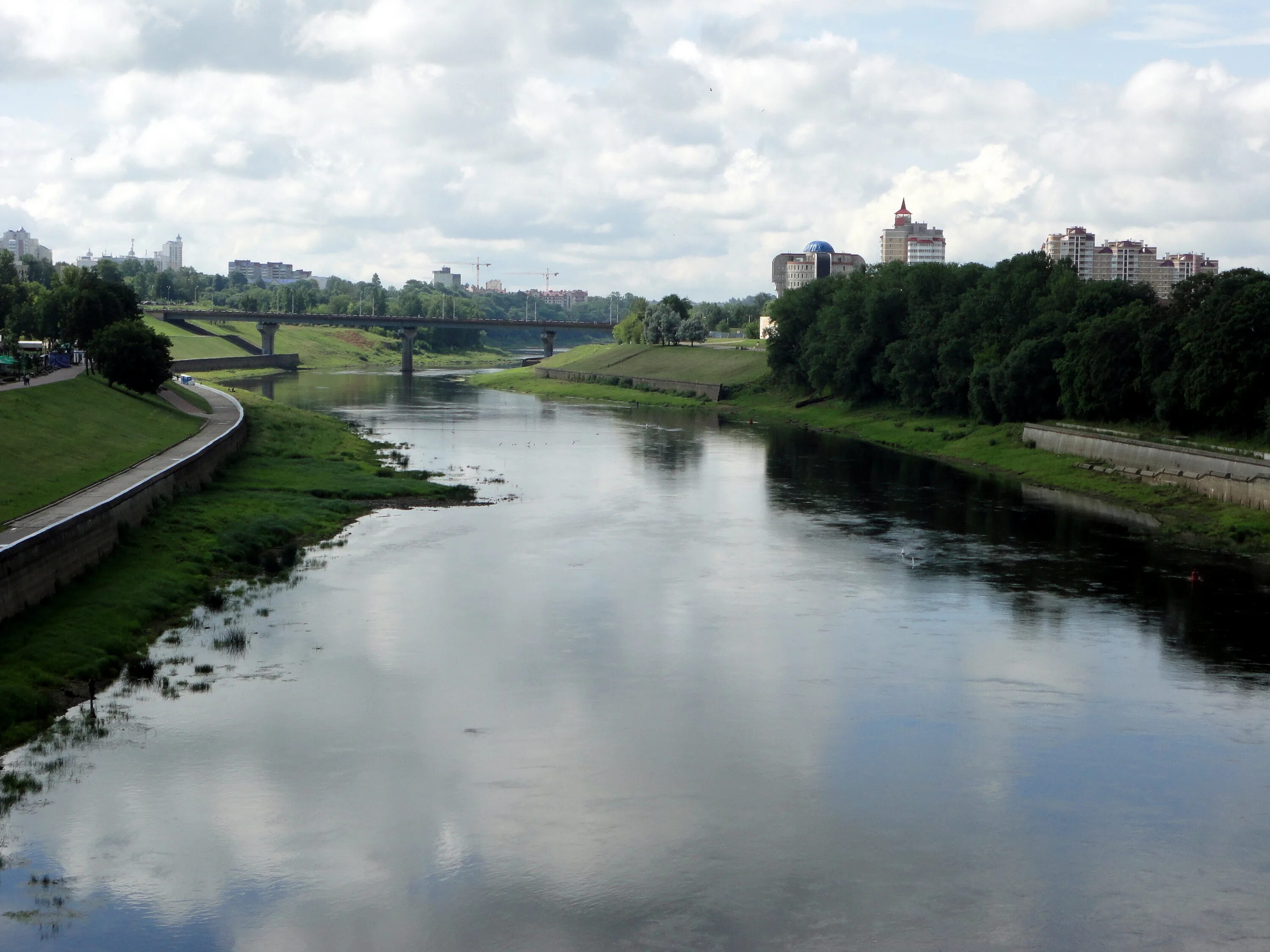 Река двина город. Река Даугава Западная Двина. Река Западная Двина Витебск. Витебск река Двина. Витебск Западная Двина.