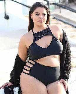 Clothes For Beach Vacation, Plus Size Beach Outfits, Curvy Models, Plus Siz...