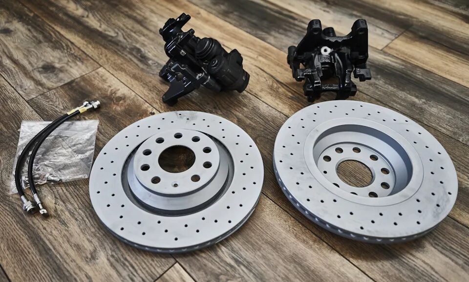 Тормозные диски гольф 5 gti. Тормозной диск volkswagen golf. 4f0615301l. Тормозные диски гольф 5. Как выглядит тормозной диск на т 4 поколения.