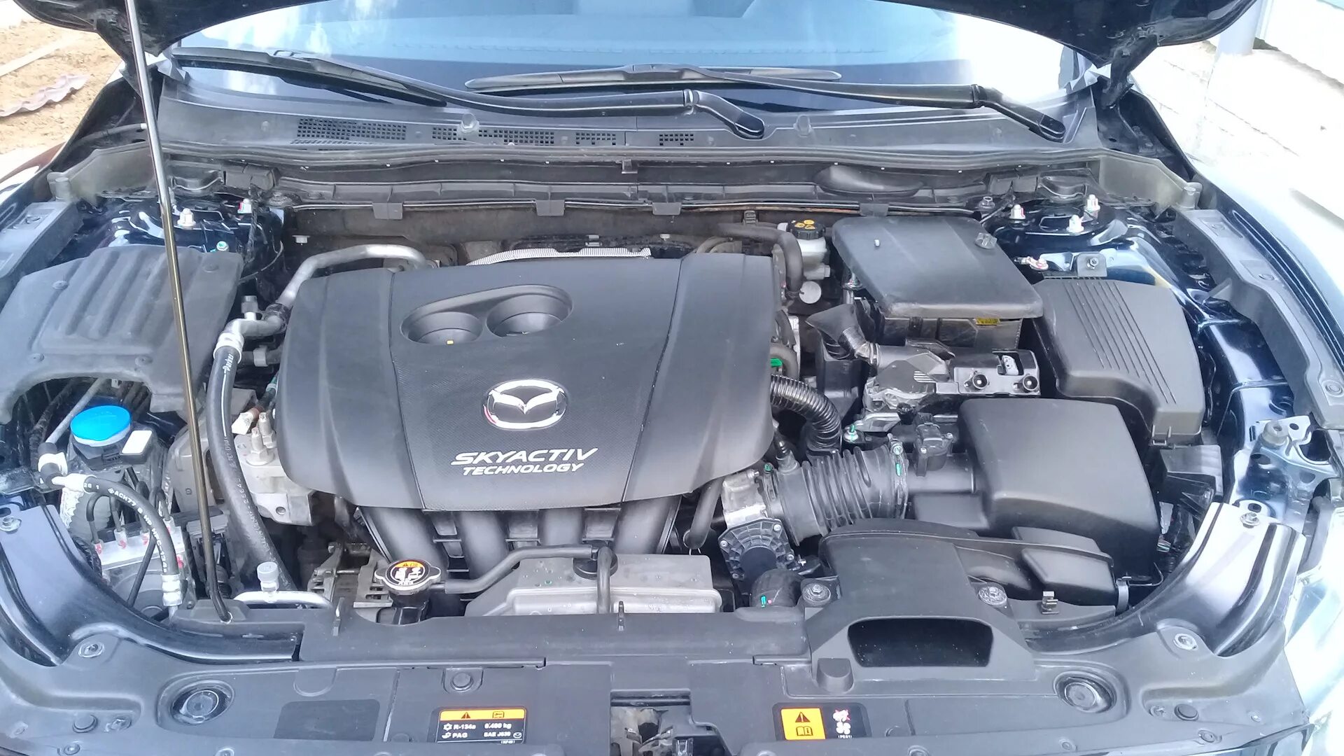 Двигатель мазда 6 2 литра. Мазда 6 2005 номер двигателя. Мазда 6 GH 1.8 мойка двигателя. Номер двигателя Мазда 6 2006. Mazda 6 2014 2,5 мотор.