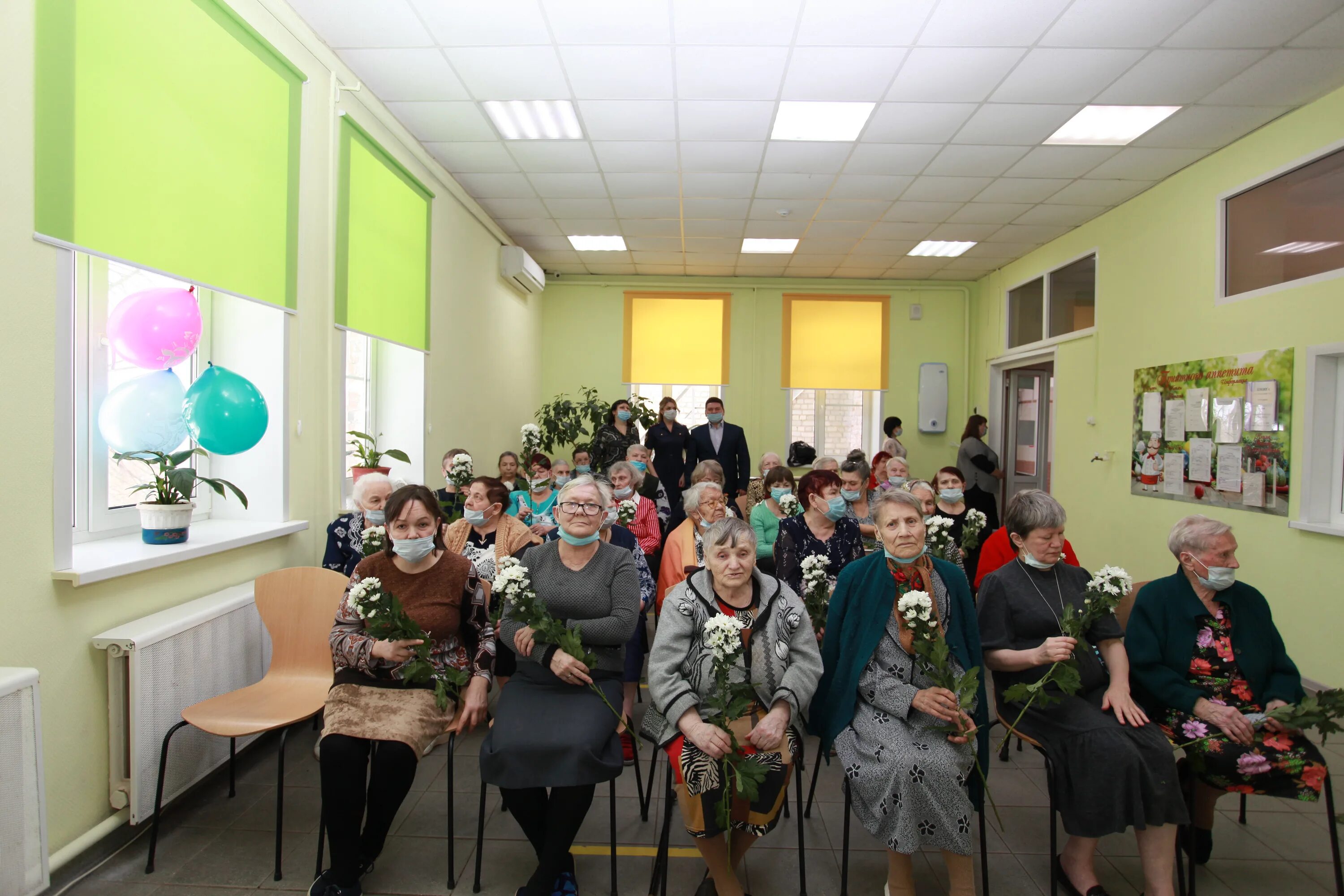 Оргтрудовский дом интернат. Оргтрудовский дом-интернат для престарелых и инвалидов. праздник в доме престарелых. дом инвалидов во владимире.