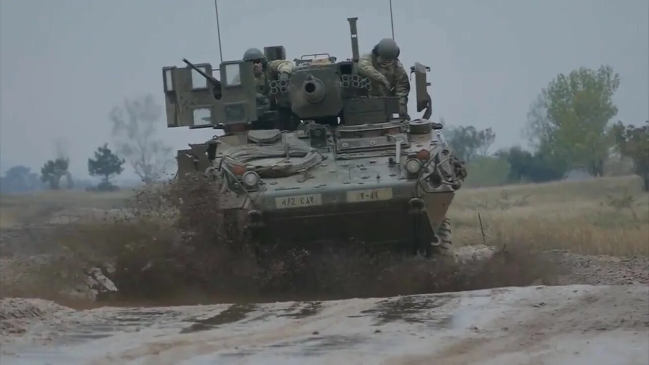 Stryker Combat vehicles. Страйкер БТР застрял. БТР застрял в грязи. БТР застрял. Страйкер видео