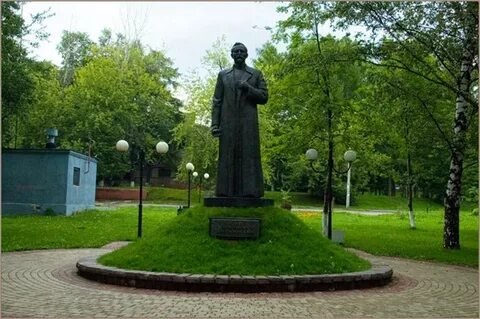 Город дзержинский памятники