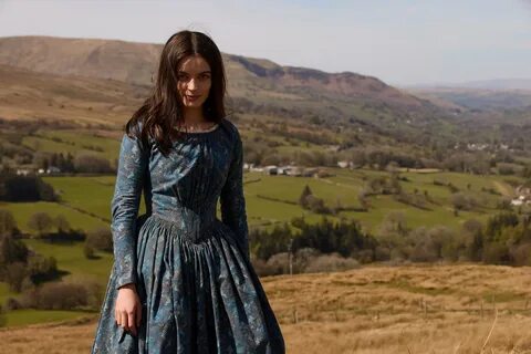 Фото: Эмили / Кадр из фильма "Эмили" (2022) #3898681.