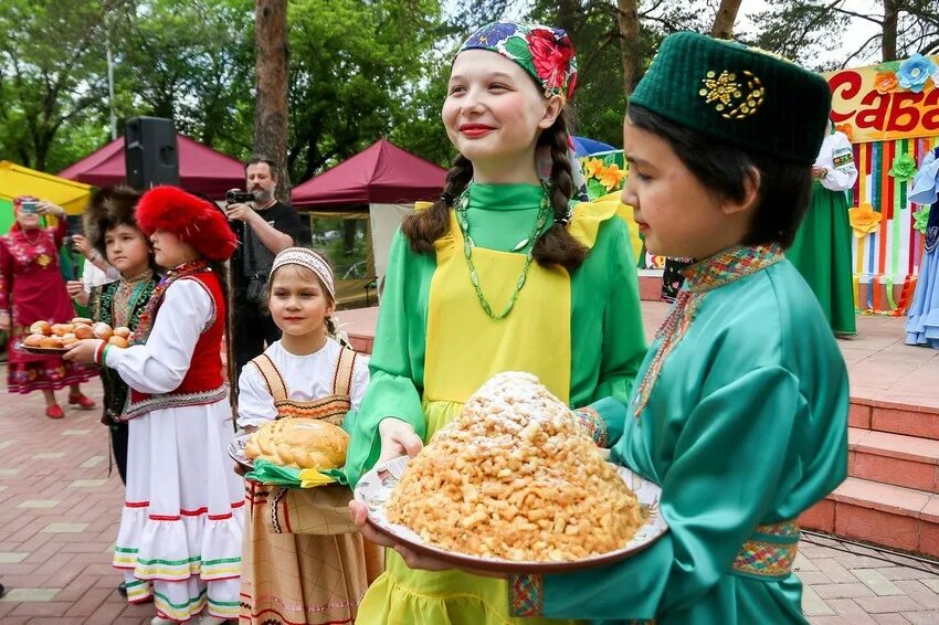 Детский сабантуй. Атмановские кулачки тамбов 2020. Казаки из горько. Тихвинская ярмарка радищево 2023. Этнографические группы.