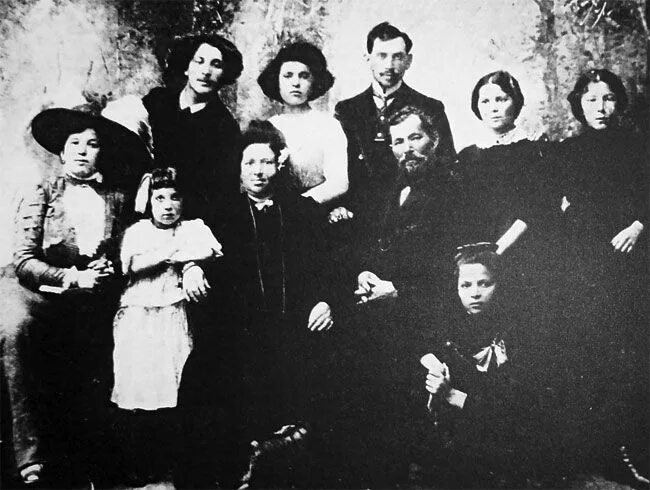 Family stamp. Балкански. Бренд наша семья. Одежда детей 1972г. Семья марке.